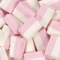 Roze-witte spekken, zachte spekblokjes met een fijn suikerlaagje